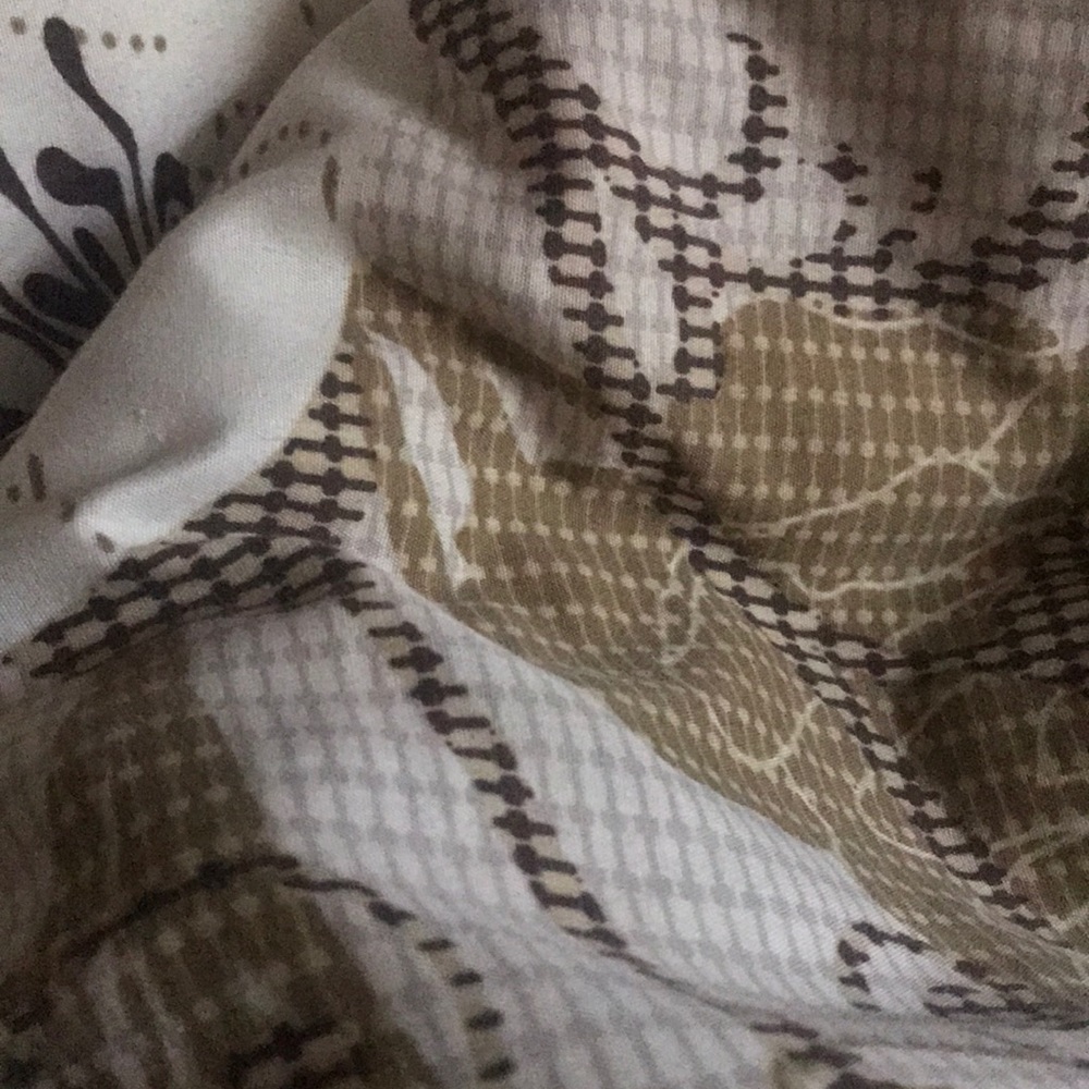 Linen - Picture 2 of 2